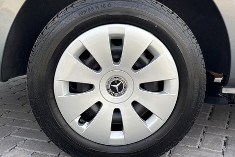 Mercedes-Benz Vito 114 Progressive L3 9g-Tronic Panel Van 32