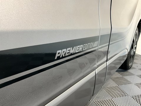 Renault Trafic ENERGY 27 Premier Edition SWB Standard Roof Euro 6 (s/s) 4dr 11