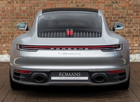 Porsche 911 Carrera 4S (992) 5