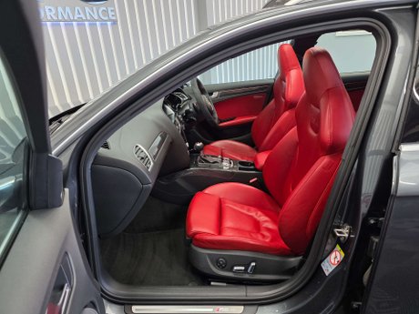 Audi RS4 4.2 FSI V8 Estate 5dr Petrol S Tronic quattro Euro 5 (450 ps) 49