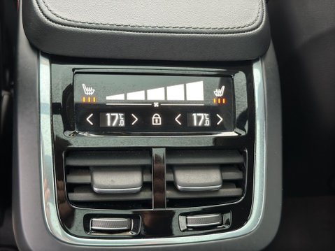 Volvo XC90 2.0 B5 MHEV Plus Auto 4WD Euro 6 (s/s) 5dr 26