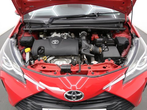 Toyota Yaris 1.5 VVT-i Icon Tech Euro 6 5dr 28