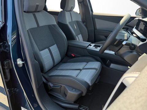 Vauxhall Grandland 1.2 Hybrid 145 GS [Intelli-LED] 5dr e-DCT6 18