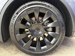 Tesla Model Y SUV 5dr Electric Auto RWD (346 ps) 16