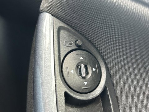 Ford Focus 1.6 Titanium Navigator Powershift Euro 5 5dr 17