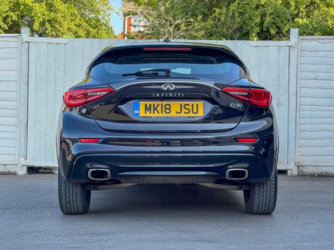 Infiniti Q30 1.6T Premium InTouch Hatchback 5dr Petrol Manual Euro 6 (s/s) (122 ps) 9