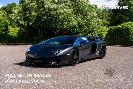 Lamborghini Aventador SV AD PERSONAM. FACTORY SATIN CARBON FIBRE EXT. COMFORT SEATS. FRONT LIFT. 1