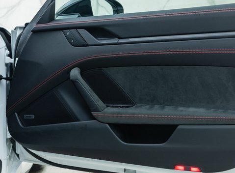 Porsche 911 Carrera 4 GTS (992) 29