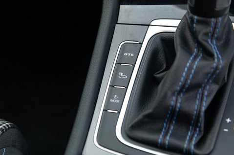 Volkswagen Golf GTE ADVANCE DSG 35