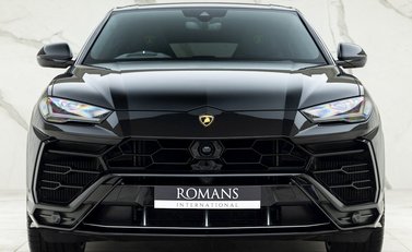 Lamborghini Urus 4