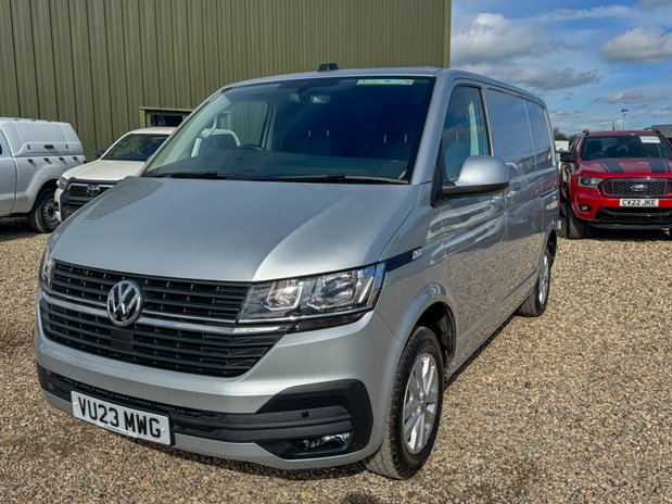Volkswagen Transporter AUTO SWB L1H1 Highline T28 AirCon Alloys Camera Tow Bar EURO 6 2