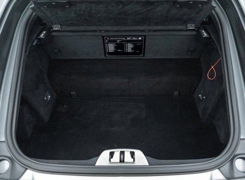 Ferrari 812 Superfast 30