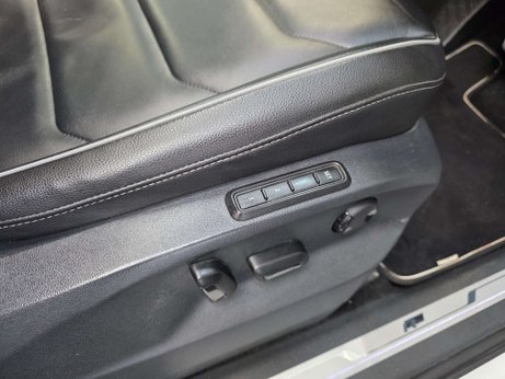 Volkswagen Tiguan 2.0 BiTDI R-Line SUV 5dr Diesel DSG 4Motion Euro 6 (s/s) (240 ps) 11