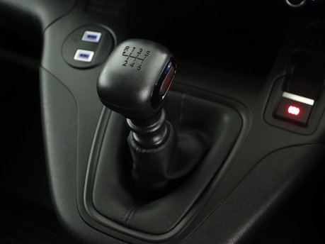 Vauxhall Combo 1.5 Turbo D 100ps Prime H1 18