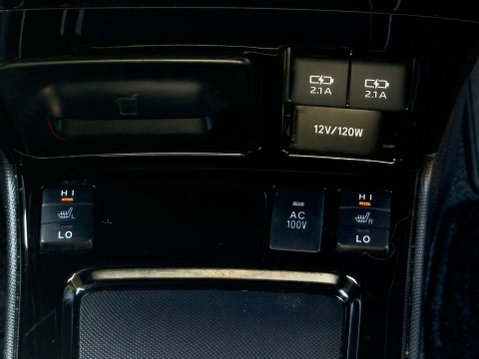 Toyota Voxy TRD Hybrid Edition 17