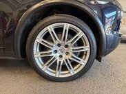 Porsche Cayenne 3.0 TD V6 SUV 5dr Diesel Tiptronic 4WD Euro 5 (s/s) (240 ps) 22