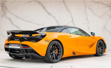 McLaren 720S Spider Peformance 12