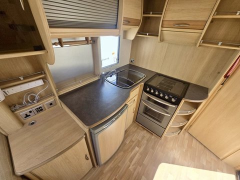 Coachman Pastiche 470 12