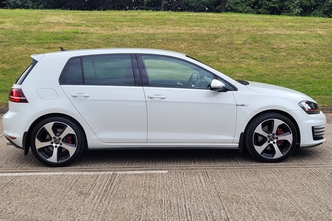 Volkswagen Golf GTI 5