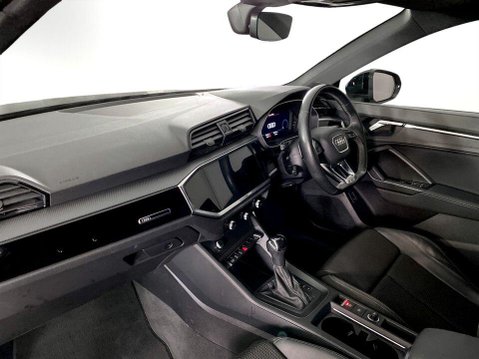 Audi Q3 1.5 TFSI CoD 35 Black Edition SUV 5dr Petrol S Tronic Euro 6 (s/s) (150 ps) 15
