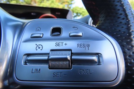 Mercedes-Benz EQB EQB 300 66.5kWh AMG Line (Premium) SUV 5dr Electric Auto 4MATIC (228 ps) 13