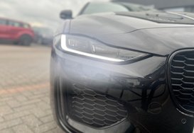 Jaguar XE R-DYNAMIC SE AUTO 12