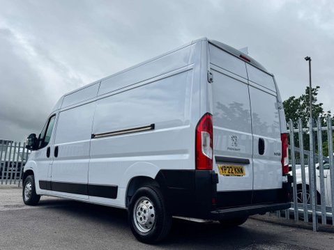 Peugeot Boxer 2.2 BlueHDi 335 Professional Panel Van 5dr Diesel Manual L3 H2 Euro 6 (s/s) 23