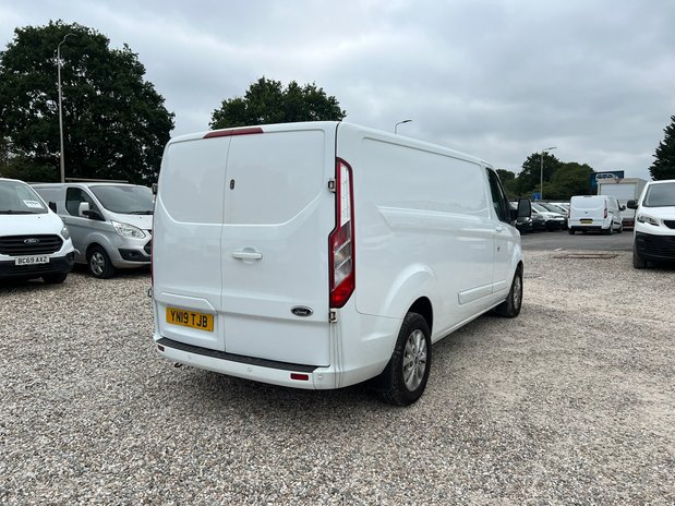 Ford Transit Custom LWB L2H1 Low Roof Limited 300 Air Con Ply Lined Sensors EURO 6 NO VAT 6