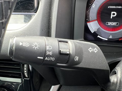 Nissan Qashqai 1.3 DIG-T MHEV N-Connecta SUV 5dr Petrol Hybrid XTRON Euro 6 (s/s) (158 ps) 22