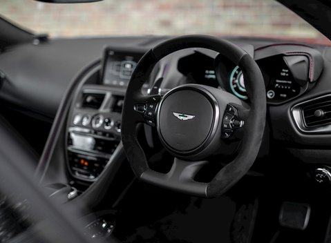 Aston Martin DBS Superleggera 11