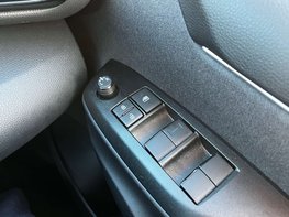 Toyota Yaris 1.5 Yaris Design HEV CVT 5dr 62