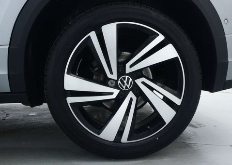 Volkswagen T-Roc 1.5 TSI R-Line SUV 5dr Petrol DSG Euro 6 (s/s) (150 ps) 17