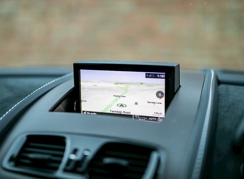 Aston Martin V12 Vantage S 14