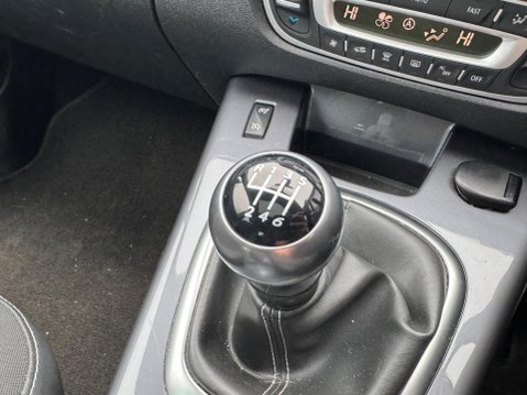 Renault Scenic Xmod 1.6 dCi Dynamique TomTom Euro 5 (s/s) 5dr 23