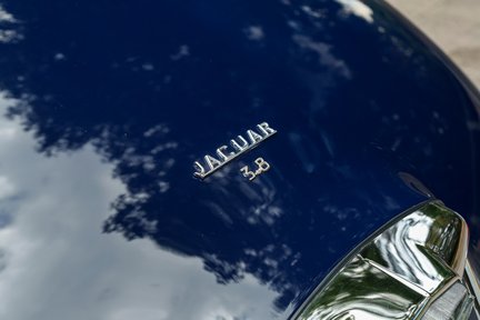 Jaguar MKII 3.8 14