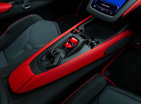 Lamborghini Revuelto 26