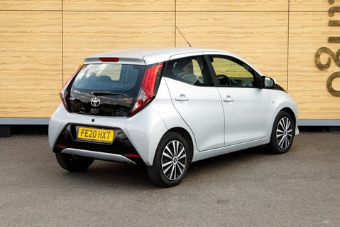 Toyota Aygo VVT-I X-PLAY 2
