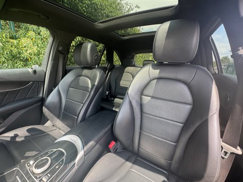 Mercedes-Benz GLC 2.0 GLC250 AMG Line (Premium) SUV G-Tronic+ 4MATIC Euro 6 (211 ps) 8