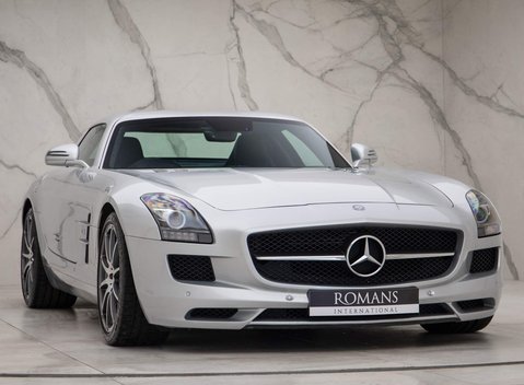 Mercedes-Benz SLS 6.2 63 V8 AMG 2dr 3