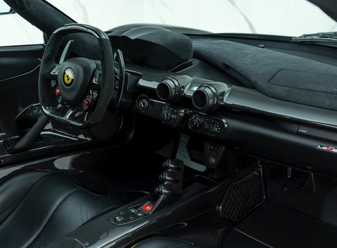 Ferrari LaFerrari 15