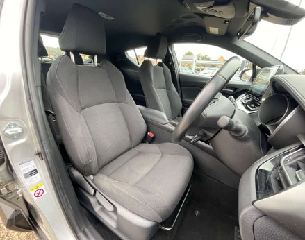 Toyota C-HR 1.8 C-HR Icon HEV CVT 5dr 53