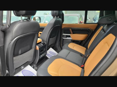 Land Rover Defender X-DYNAMIC HSE MHEV 18