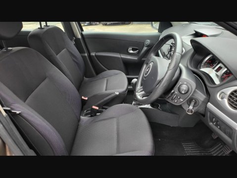 Renault Clio DYNAMIQUE 16V 13