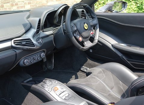 Ferrari 458 Spider 16
