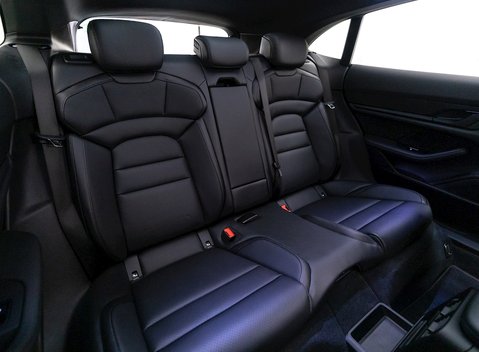 Porsche Taycan 4 Cross Turismo 12