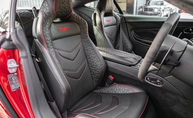 Aston Martin DBS Superleggera 12