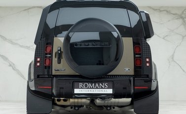 Land Rover Defender 110 D250 First Edition 5