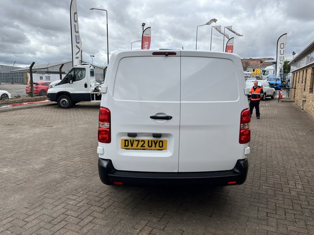 Vauxhall Vivaro VIVARO L2 DIESEL 2900 1.5d 100PS Dynamic H1 Van 6