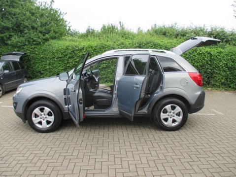 Vauxhall Antara 2.2 CDTi Exclusiv 2WD Euro 5 (s/s) 5dr 9