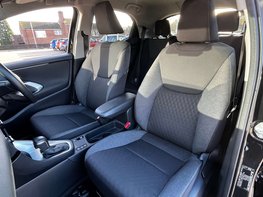 Toyota Yaris 1.5 Yaris Design HEV CVT 5dr 64